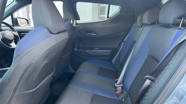 Toyota C-HR 2.0 Hybrid Dynamic 5dr CVT Hybrid Hatchback